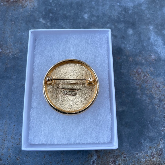 Vintage, rare Dior 1990 CHC Grossé signed gold tone Brooch with large faux Pearl - Picture 3 of 4